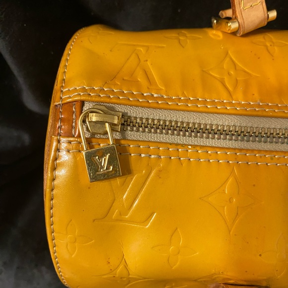 Louis Vuitton Vernis Yellow Bedford Papillon Handbag - Picture 4 of 10